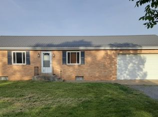 736 Mercer Rd, Beaver Falls, PA 15010