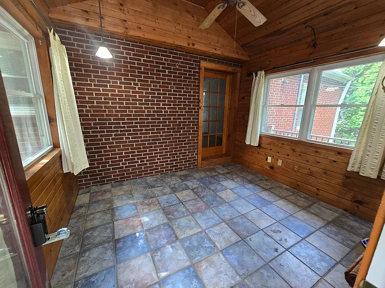 804 W Lombard St — Photo 2