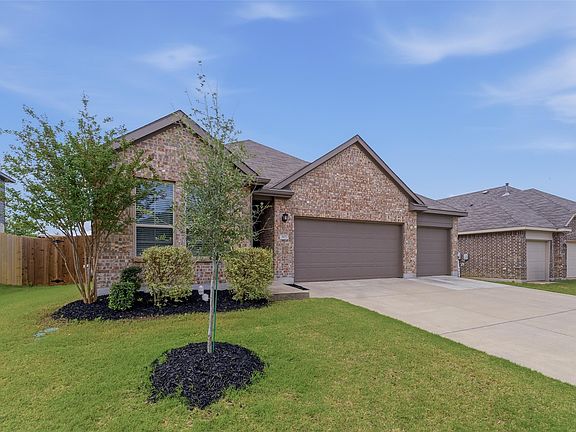 3rd image of 305 Evans Dr