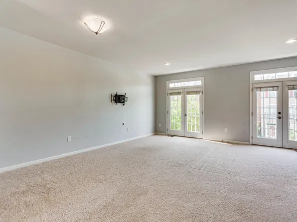 42752 Hay Rd, Ashburn, VA 20147