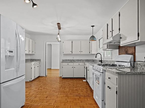 4th image of 3705 Kirby Dr