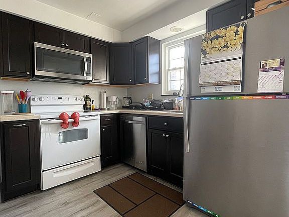 4th image of 218 Walnut St