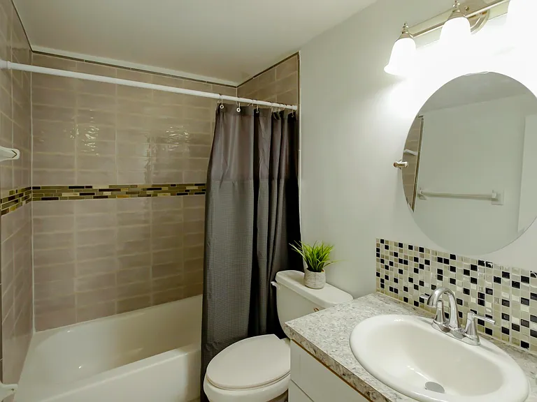 Sugarcreek Dr — Photo 5