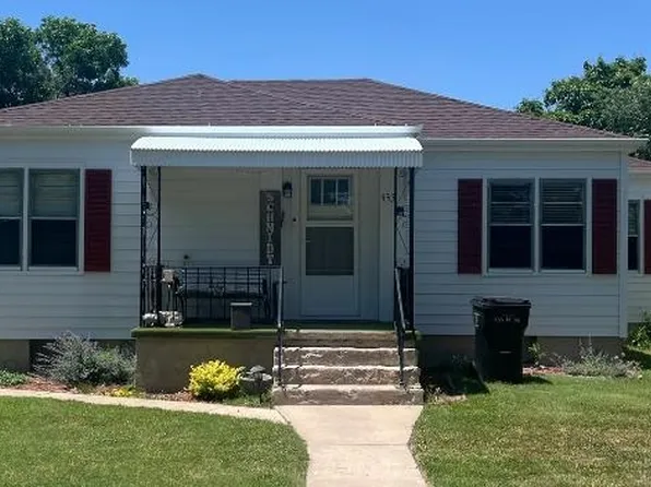 433 N 7th St, Wakeeney, KS 67672