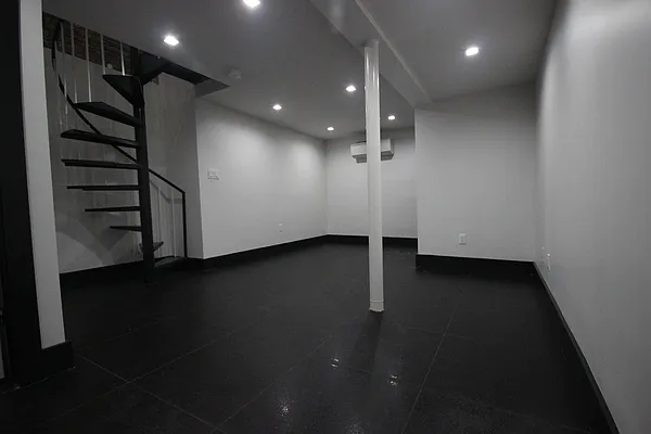 Rented by Nooklyn NYC LLC | media 96