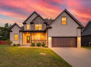 404 Glenstone Springs Dr, Clarksville, TN 37043