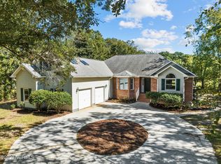 126 Pine Needle Dr, Hampstead, NC 28443