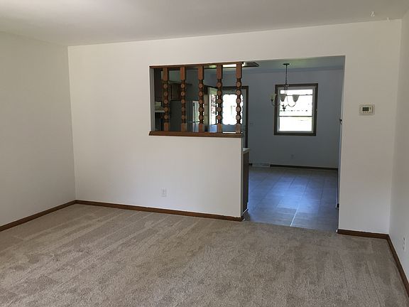 3rd image of 5130 Southglow Ct SE