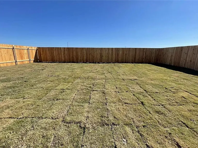 216 Arnage Dr — Photo 13