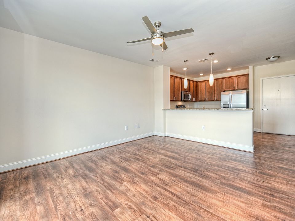 1st image of 1114 Clement Ave APT 306