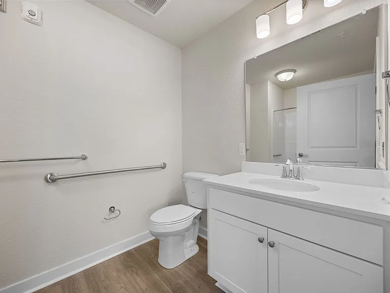 Harbor Village Apartments — Photo 52
