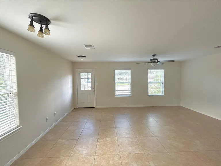 3807 Putnam Dr #A — Photo 12