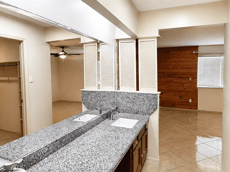 13914 Bonnington Dr — Photo 14
