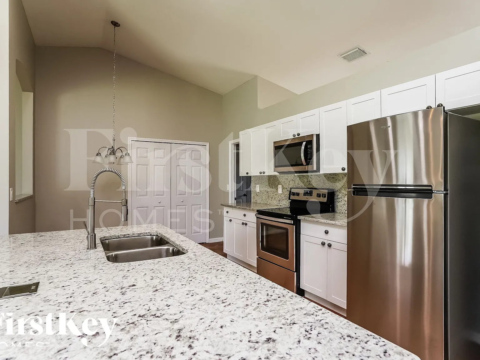 3 bed, 2.0 bath, 1993 sqft, $2,015 — Photo 4