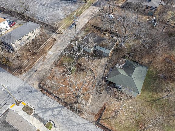 5th image of 208 S Locust Ave