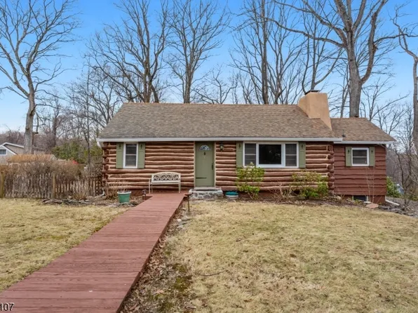 6 Partridge Trl, Kinnelon Boro, NJ 07405