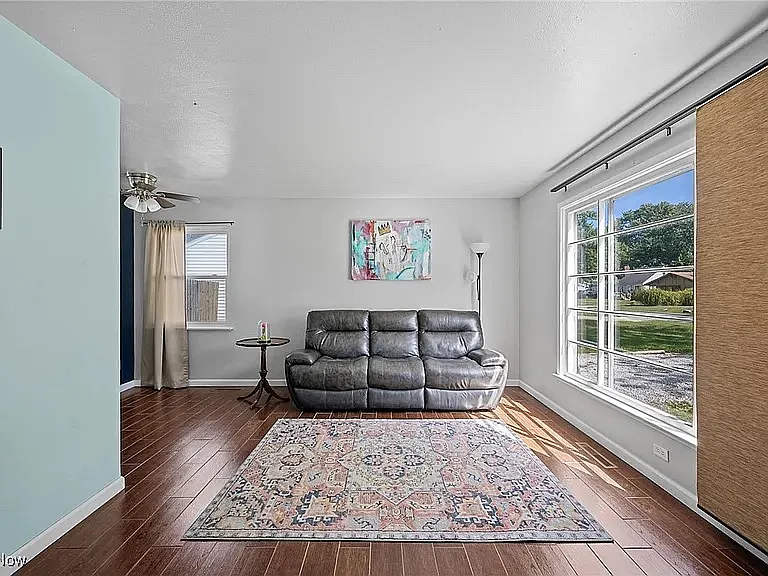 3 bed, 936 sqft, $1,500 — Photo 4