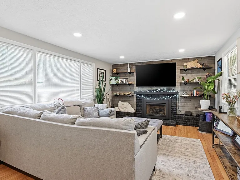 62 N Circle Dr — Photo 6