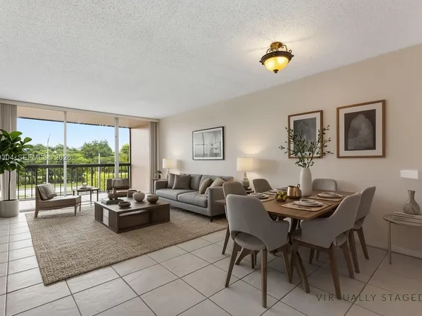 10425 SW 112th Ave APT 302, Miami, FL 33176