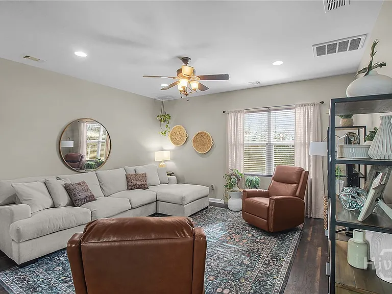 153 Hamilton Grv — Photo 8