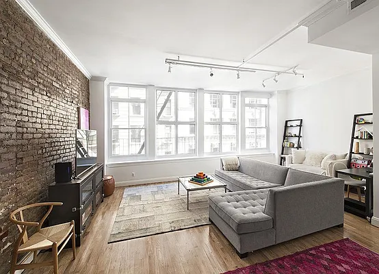 Rented by Yael Dunsky Real Estate | media 27