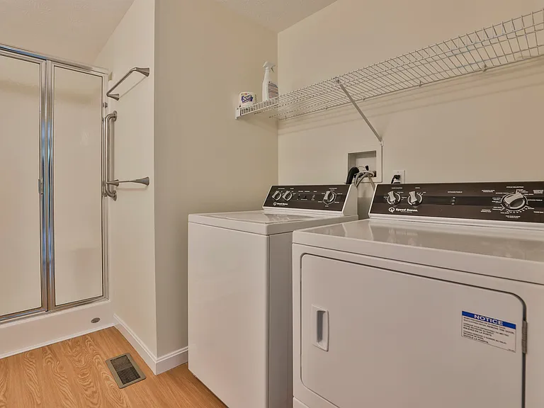 4 Myopia Ln — Photo 23