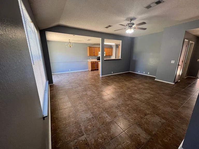 1004 Wintercreek Dr — Photo 13