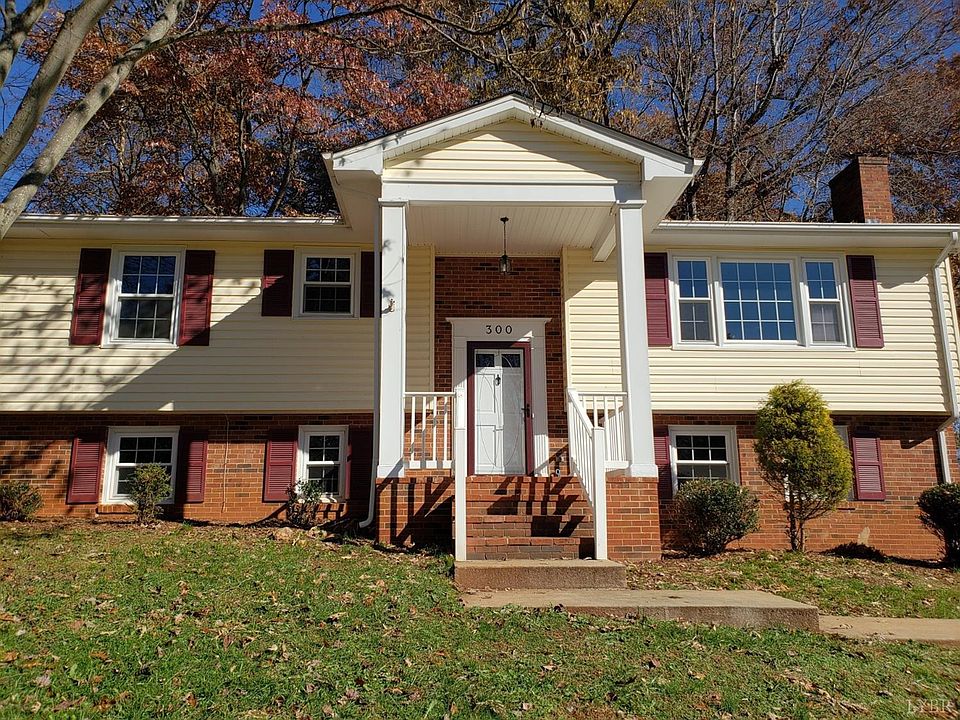 1st image of 300 Woodway Dr