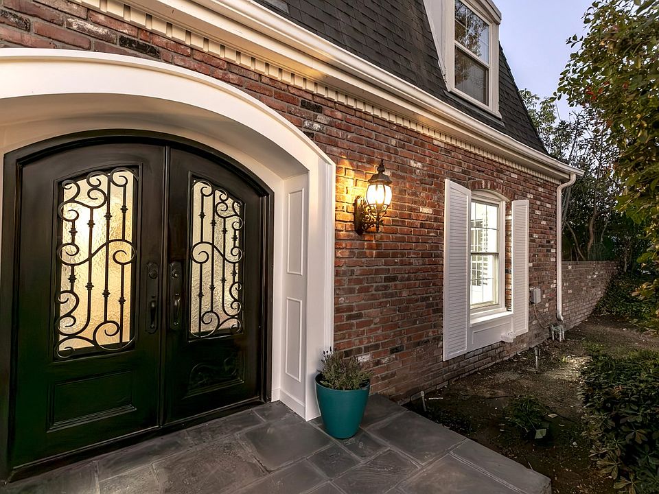 1st image of 449 Fern Dell Pl