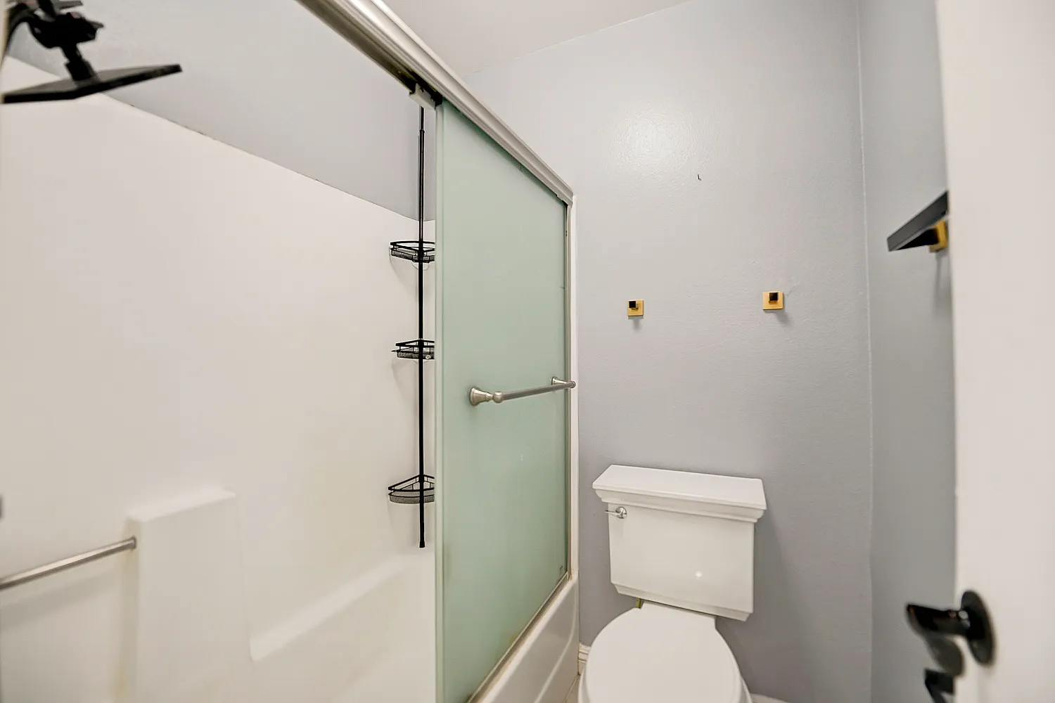 3 bed, 2.5 bath, 1289 sqft, $3,450 — Photo 1