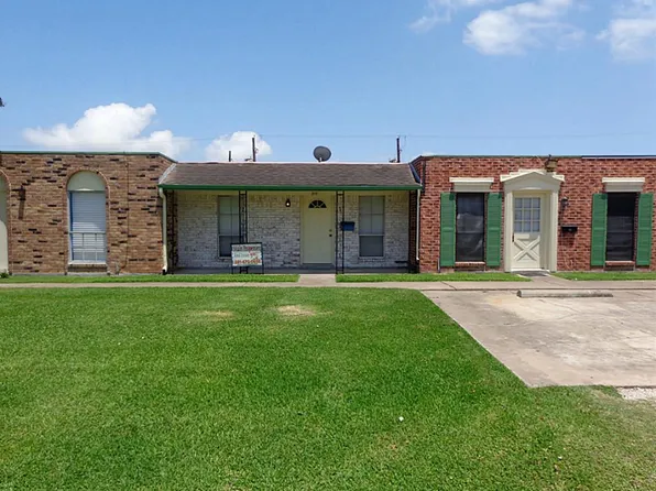 717 S 2nd St #717, La Porte, TX 77571