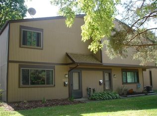 26633 Lake Of The Falls Blvd, Olmsted Falls, OH 44138