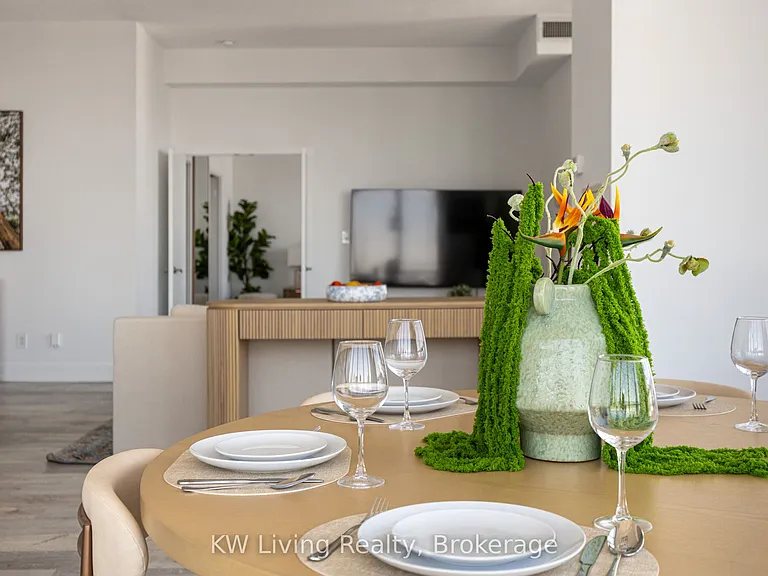 65 Bremner Blvd #5102 — Photo 11