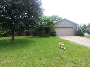 605 S Windmill Trl, Greenwood, IN 46142