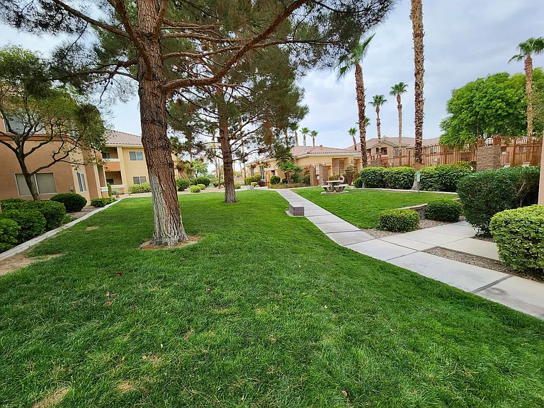 1050 E Cactus Ave #1029 — Photo 35