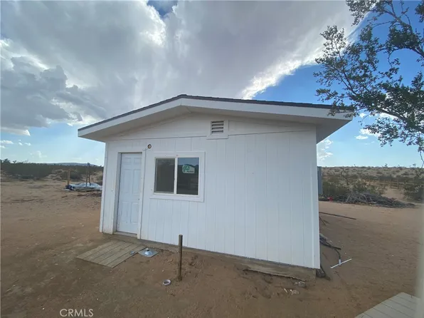 62 Rainbow Ln, Landers, CA 92285