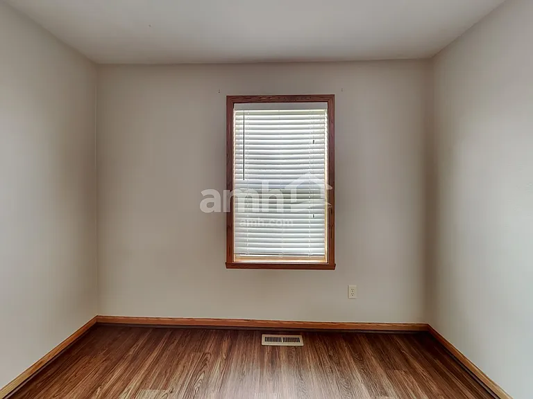 1268 Eds Pl — Photo 12