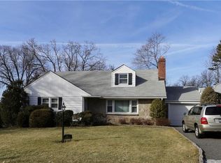 83 Seacord Rd, New Rochelle, NY 10804