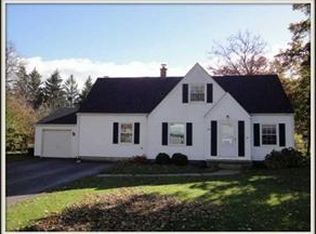 8585 Sunset Dr, Williamsville, NY 14221