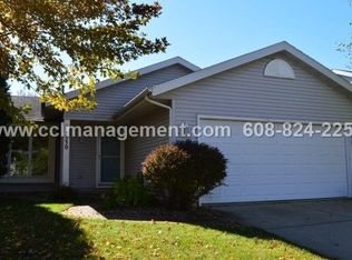 3530 Stonebridge Dr, Madison, WI 53719