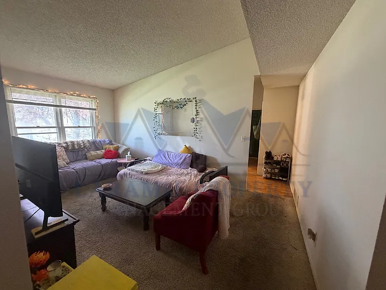 1905 Alsop Ln — Photo 9