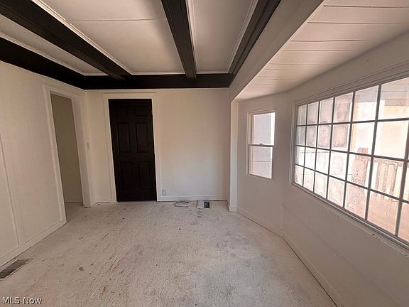 18th image of 117 Patterson Ln