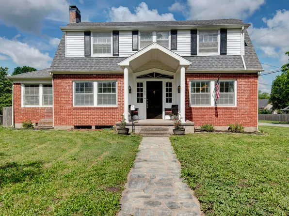 425 N Pine Avenue, Republic, MO 65738