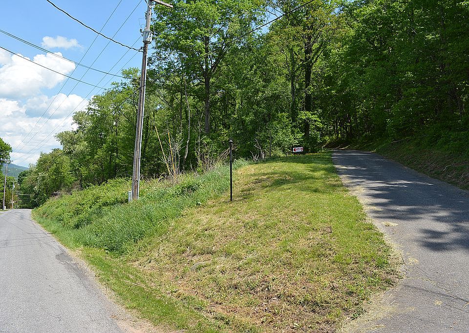 1st image of 2668 Lilly Dr