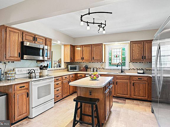 2nd image of 13389 Glen Taylor Ln