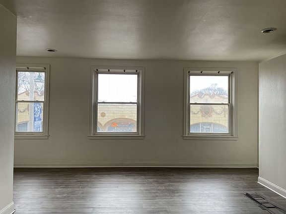 4th image of 5920 W North Ave #1