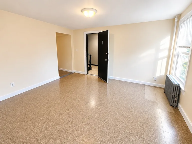4 N Bleeker St #4 — Photo 9
