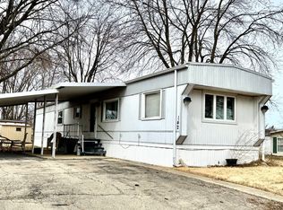 142 Maple Ln, Manteno, IL 60950