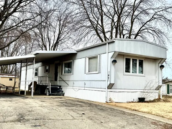 142 Maple Ln, Manteno, IL 60950