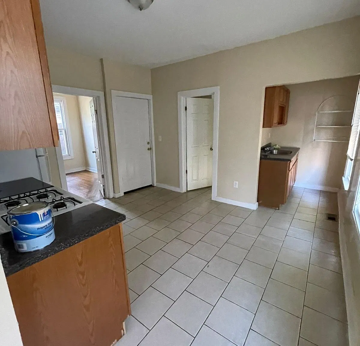 3 bed, $1,950 — Photo 2